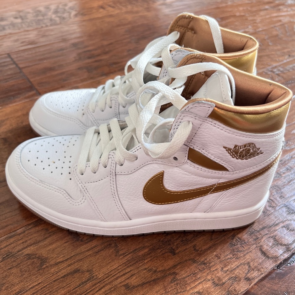 Air Jordan 1 Retro Hi OG